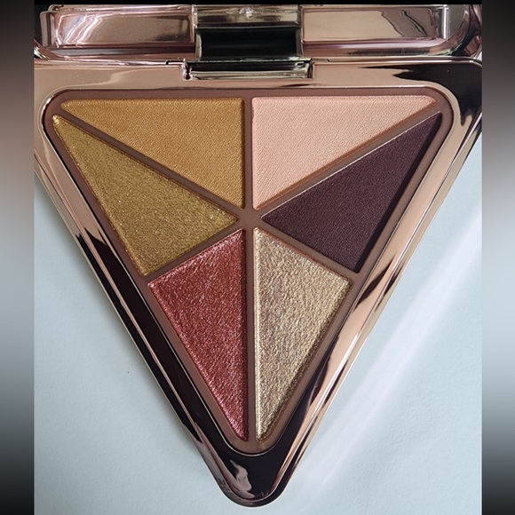 LYS Beauty Love Yourself Eye Shadow Palette, Empowered - Picture 2 of 8